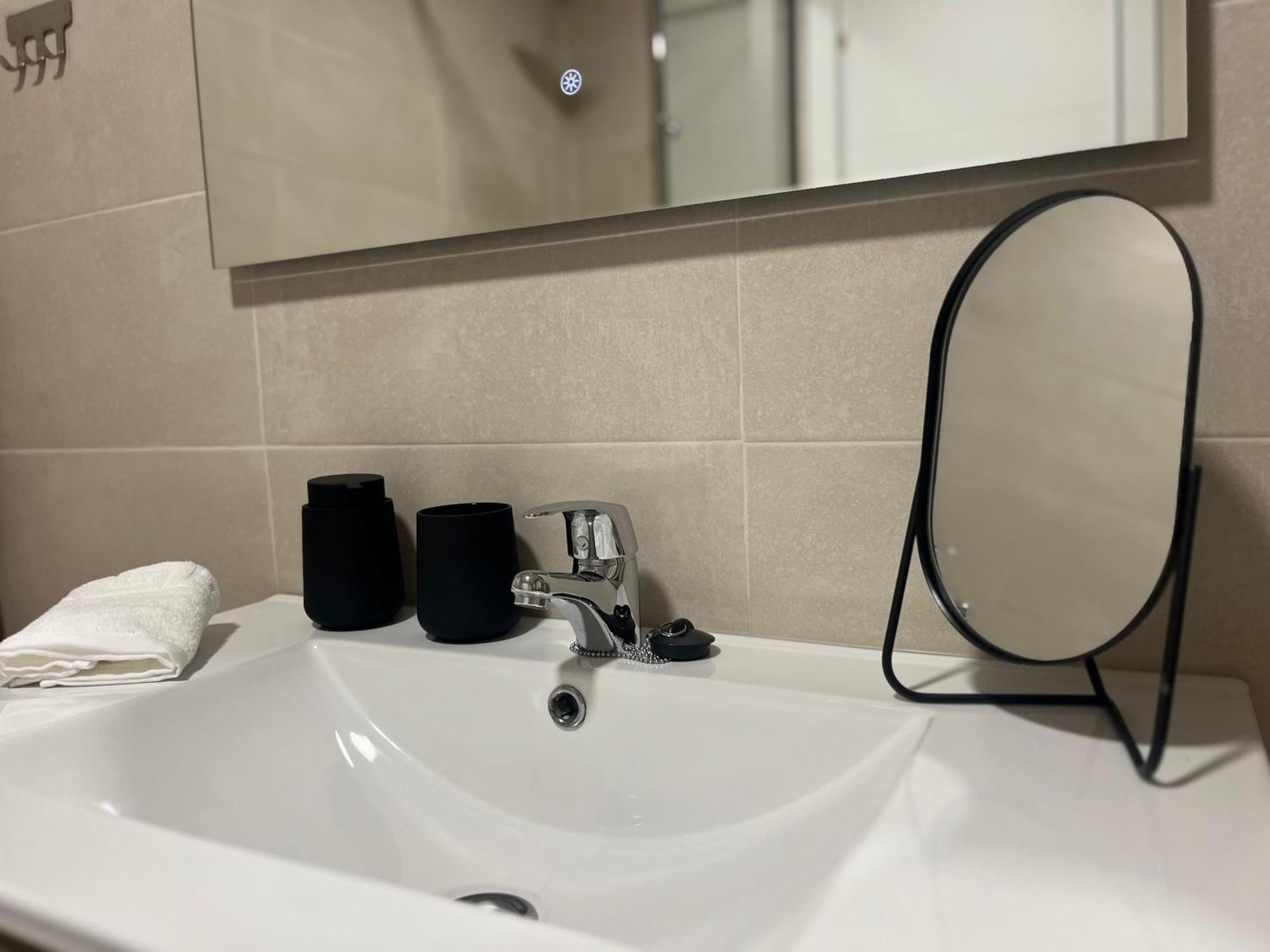 Love Rent4 Malaga Huelin Экстерьер фото
